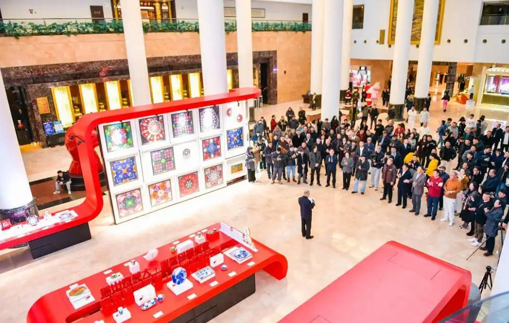 Ԭ������������չ����ɽ�����ÿ�Ļ