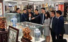 30余名福州侨商侨青代表齐聚中国工艺美术博览会